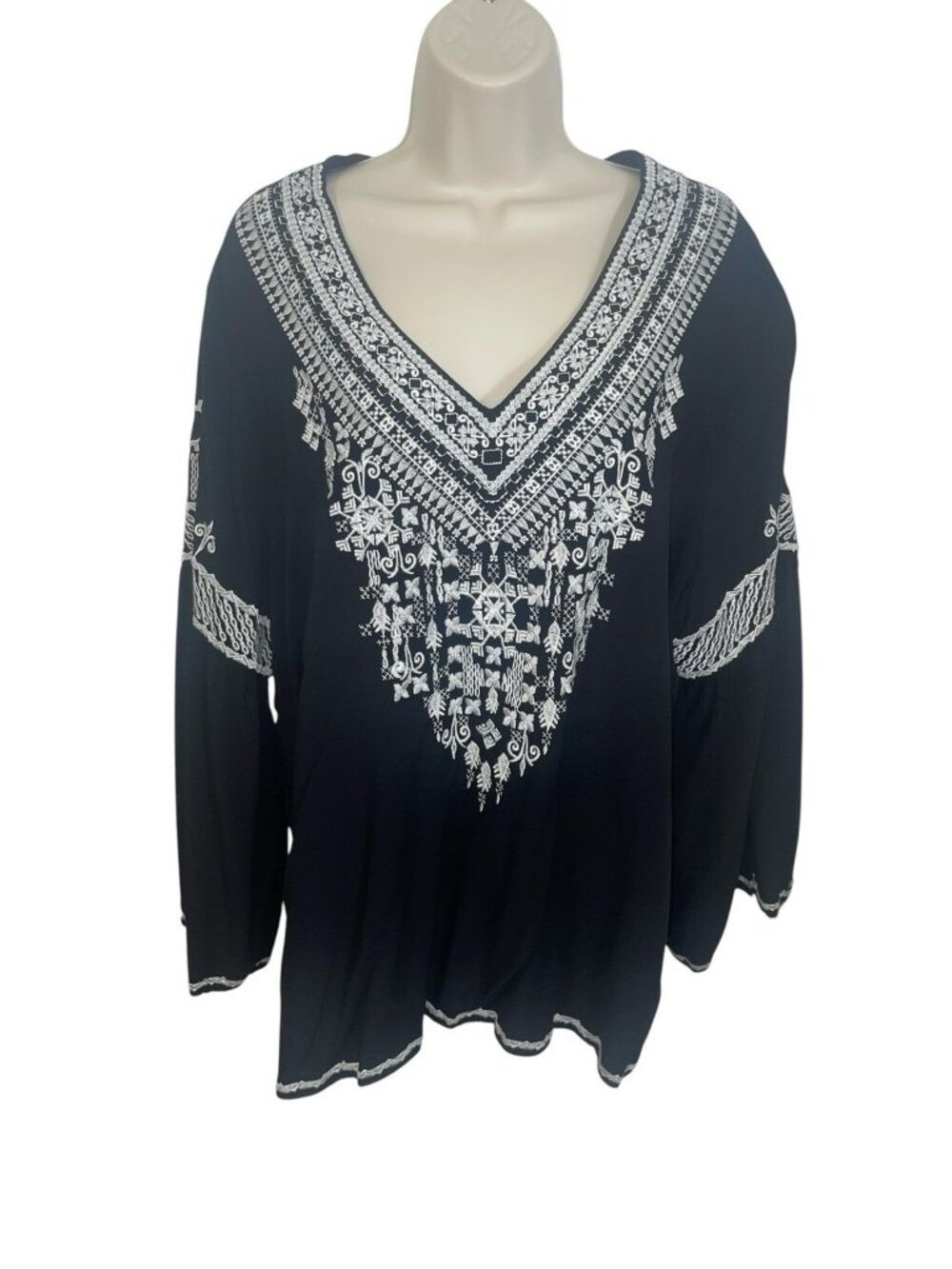 Chelsea & Theodore Women's Plus 3X V-Neck Embroidered Bell Sleeve Black Boho Top
